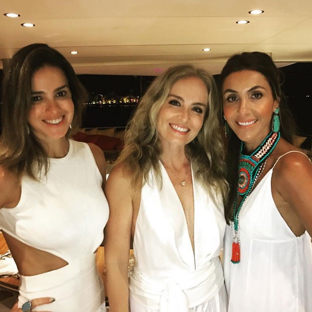 Vera Viel e Angélica com amiga em festa de réveillon em Angra dos Reis, no Rio de Janeiro (Foto: Instagram/ Reprodução)