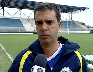 Júnior Lopes, técnico do Macaé (Foto: Reprodução / Inter TV)