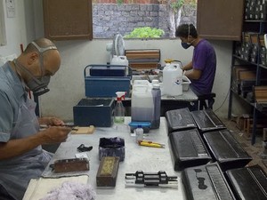 Fabricação das sanfonas (Foto: Rafael Melo/G1)