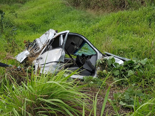 O acidente aconteceub na BR-232, em Moreno (Foto: Ascom PRF/PE) O acidente aconteceub na BR-232, em Moreno (Foto: Ascom PRF/PE)