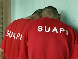Jovens foram apresentados pela Polícia Civil (Foto: Reprodução/TV Integração)