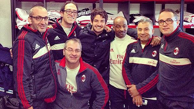 Pato se despede da equipe do Milan (Foto: Reprodução / Twitter)