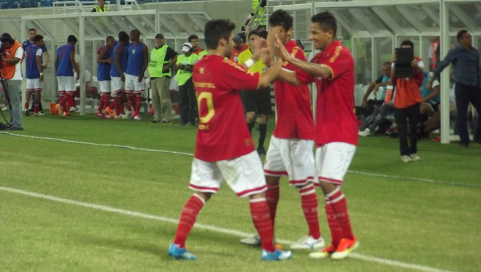 Adriano Pardal comemora o terceiro gol do América-RN (Foto: Klênyo Galvão)
