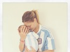 Fabiana Semprebom torce pela Argentina com o filho