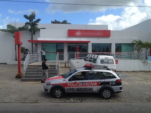 Cofre central de agência bancária foi arrombado na manhã deste domingo (4), em João Pessoa (Foto: Walter Paparazzo/G1)
