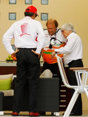 Bernie com Bob Fearnley, da Force India, e dono de circuito (Foto: Getty Images)