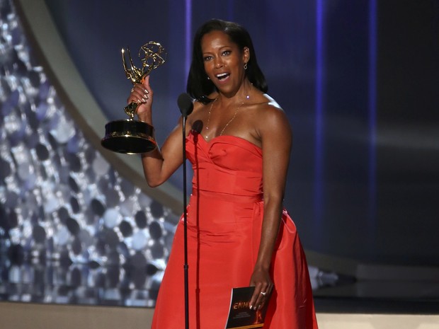 Regina King ganha o Emmy de melhor atriz coadjuvante em série limitada ou filme para a TV por "American Crime" (Foto: Mike Blake/Reuters) Regina King ganha o Emmy de melhor atriz coadjuvante em série limitada ou filme para a TV por "American Crime" (Foto: Mike Blake/Reuters)