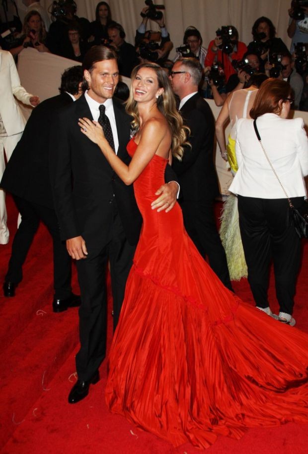 Gisele Bundchenm, de Alexander McQueen, no Baile do Met de 2011 (Foto: Getty Images)
