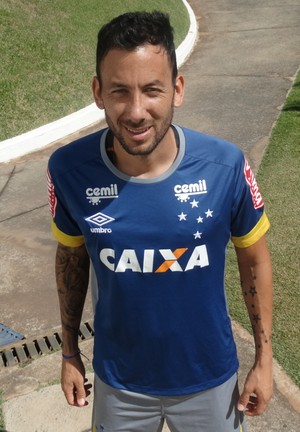 Ariel Cabral; meia do Cruzeiro (Foto: Maurício Paulucci)