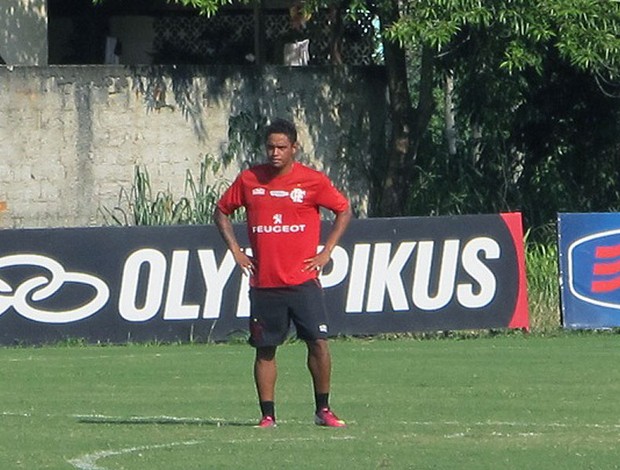 Carlos Eduardo no treino do Flamengo (Foto: Richard Souza )