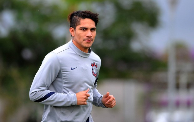 Paolo Guerrero treino Corinthians (Foto: Marcos Ribolli/Globoesporte.com)