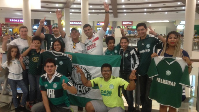 Discretos, palmeirenses comemoram 100 anos em shopping de Porto Velho