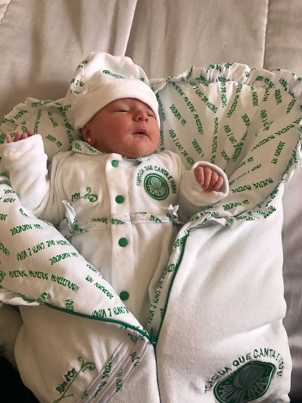  Vovô de primeira viagem, Cuca dedica vitória do Palmeiras para a neta Eloá