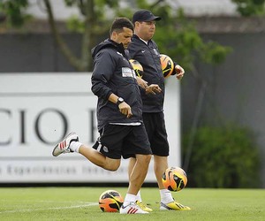 Claudinei Oliveira Santos (Foto: Ricardo Saibun/Divulgação Santos FC)