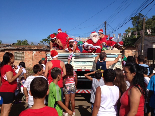 Ação de Natal (Foto: Luciane Kohlmann/RBS TV)