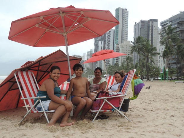 Família de Vitória de Santo Antão programou viagem à capital desde agosto (Foto: Vitor Tavares / G1)