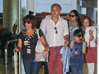 Após férias, Glória Pires e família embarcam em Miami rumo ao Brasil
