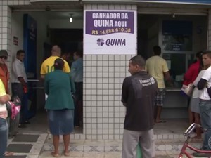 Casa lotérica onde foi realizada aposta ganhadora da Quina na Bahia (Foto: Reprodução/TV Bahia)