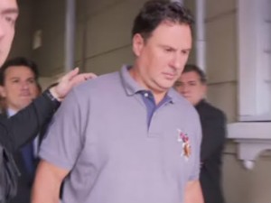 Juliano Borghetti se apresentou e disse que procurava o filho durante a briga (Foto: Reprodução/RPCTV)