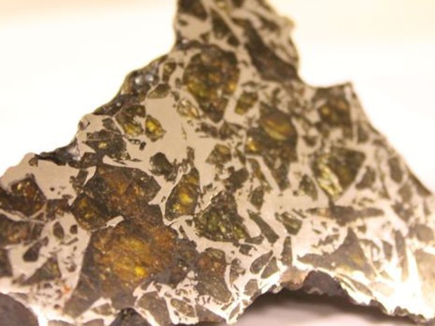 Meteoritos ferrosos são menos comuns na Antártida do que em outros lugares (Foto: BBC/Mark Nottingham Earth and Solar System )