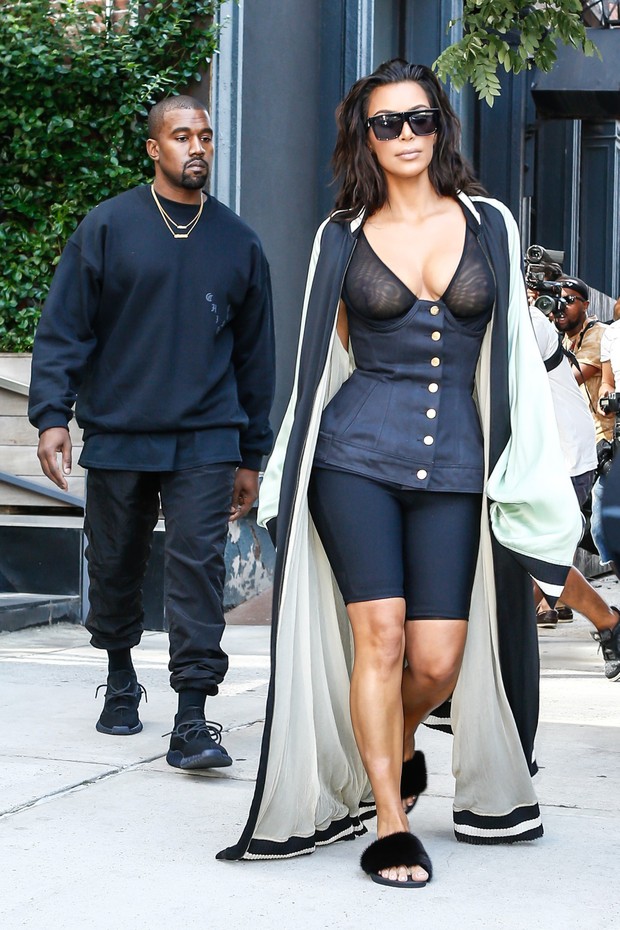 Kanye West e Kim Kardashian em Nova York, nos Estados Unidos (Foto: AKM-GSI/ Agência)