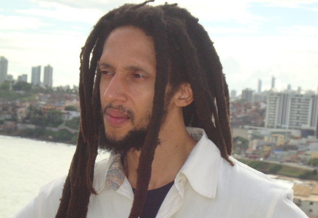 Julian Marley está no baiiro do Rio Vermelho, conhecido como região boêmia de Salvador (Foto: Divulgação/Leonardo Braga/Laboratório da Notícia)