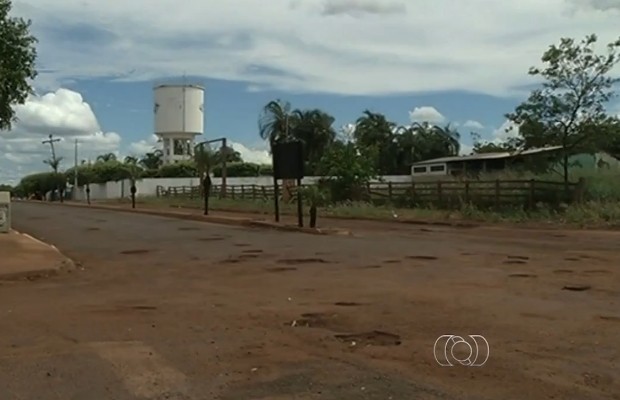 Justiça manda interditar GO-302 e GO-178 em Itajá, Goiás (Foto: Reprodução/TV Anhanguera)