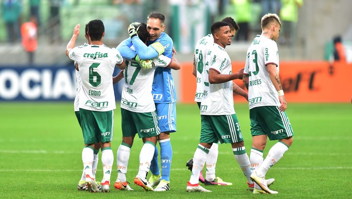 Vilaron destaca trabalho de Cuca no Palmeiras: 