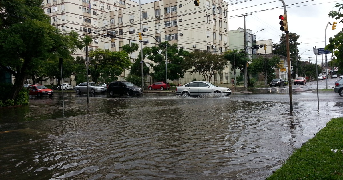 G1 Chuva Alaga Pontos Em Porto Alegre Mas Trânsito Flui Normalmente Notícias Em Rio Grande 