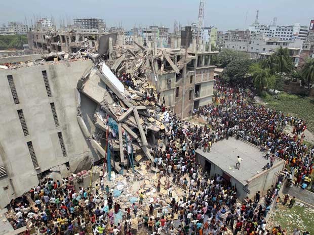 Prédio de oito andares sofreu colapso e desabou em Bangladesh (Foto: A.M. Ahad / AP Photo)
