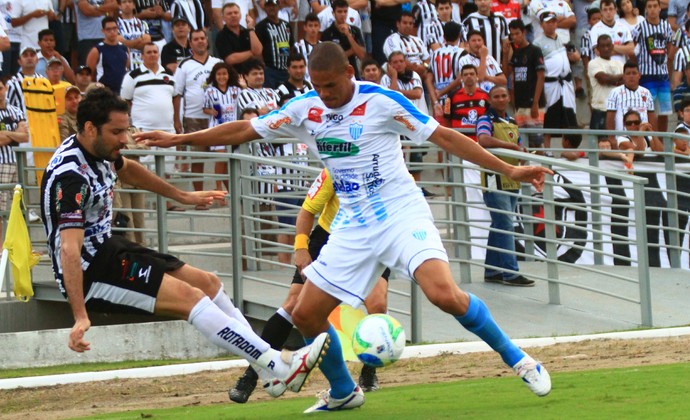 Botafogo-PB x Crac, Frontini, atacante do Botafogo-PB (Foto: Rizemberg Felipe/Jornal da Paraíba)