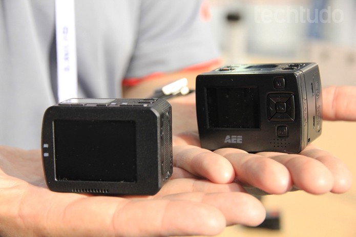 Quando comparada à versão anterior da linha MagiCam, a S71 possui o visor maior e faz imagens com mais qualidade (Foto: Monique Mansur/TechTudo) Quando comparada à versão anterior da linha MagiCam, a S71 possui o visor maior e faz imagens com mais qualidade (Foto: Monique Mansur/TechTudo)