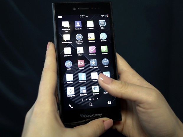 BlackBerry anunciou smartphone Leap no MWC 2015, em Barcelona (Foto: Gustau Nacarino/Reuters)