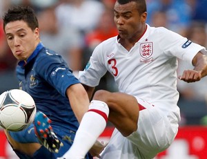 nasri frança Ashley cole inglaterra eurocopa (Foto: Agência Reuters)