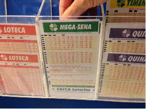 Caminho de um bilhete premiado da Mega-Sena (Foto: Gabriel Luiz/G1)