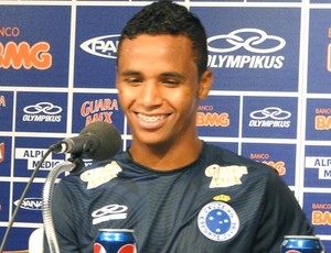 Elber, meia do Cruzeiro (Foto: Marco Antônio Astoni / Globoesporte.com)