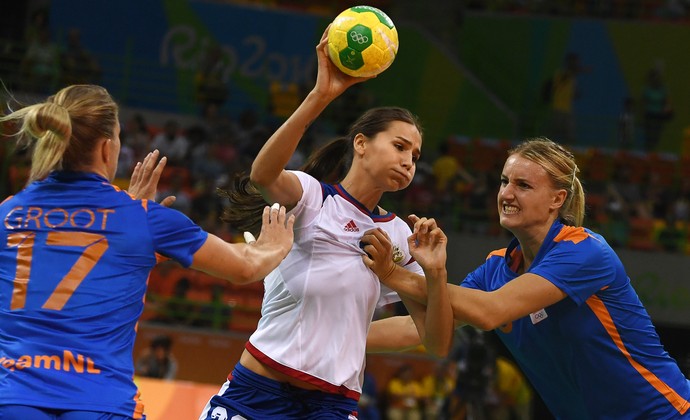 Holanda x Rússia pelo torneio feminino de handebol da Rio 2016 (Foto: AFP)