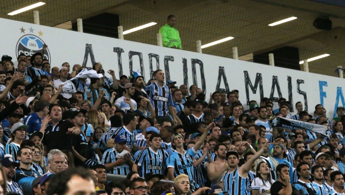 Torcedores do Grêmio na partida contra o Bahia (Foto: Diego Guichard)