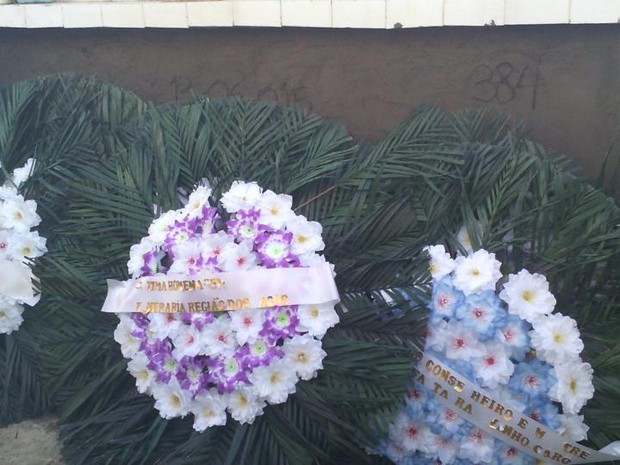 Família, moradores e autoridades de Saquarema prestaram homenagens a José Messias (Foto: Michele Maria/Rec Plus)