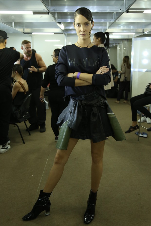 Mari Coudebella - Backstage do Elle Fashion (Foto: Roberto Filho / BRAZIL NEWS)