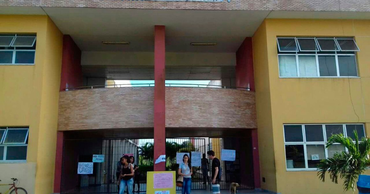 G1 UFRB suspende aulas em seis cidades após ocupação de alunos