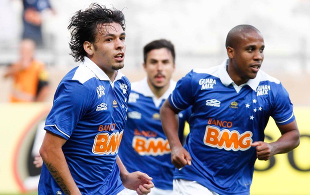 Ricardo Goulart comemoração jogo Cruzeiro contra Flamengo (Foto: Washington Alves / Vipcomm)