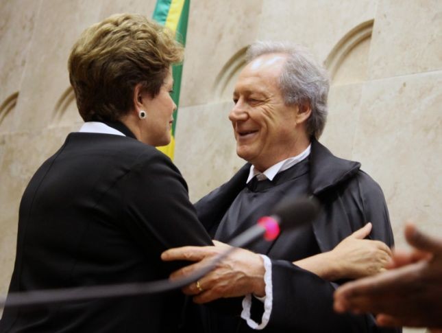 Dilma Rousseff, presidente da república, e Ricardo Lewandowski, presidente do STF (Foto: Divulgação)