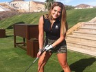 Geisy Arruda joga golfe em viagem ao México