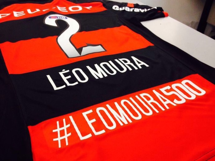 camisa homenagem Léo Moura 500 jogos (Foto: Globoesporte.com)