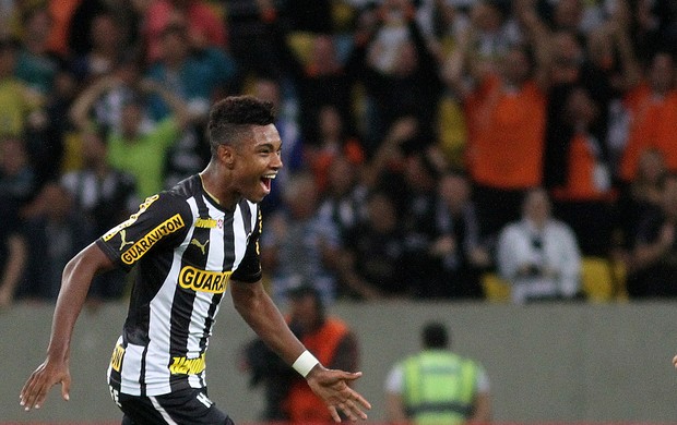 Vitinho comemora, Botafogo x Internacional (Foto: Vitor Silva/SSPress)