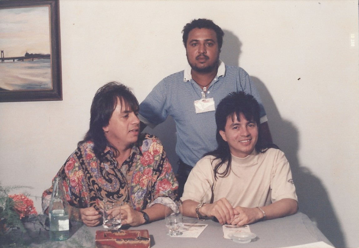 Antonio Ferreira durante entrevista com a dupla Chitãozinho e Xororó (Foto: Arquivo Pessoal)
