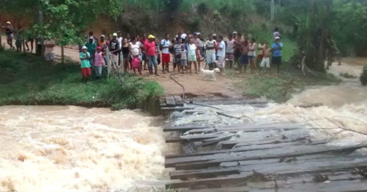 G Temporal Deixa Mais De Pessoas Desabrigadas Em Cidade Da Bahia