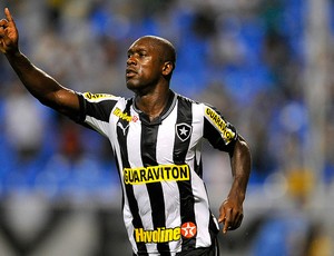 Seedorf comemora gol do Botafogo contra o Resende (Foto: Fernando Soutello / Agif)