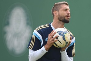 Palmeiras manda Eguren aos EUA para tratamento com células-tronco